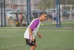 كرة القدم في نصف ملعب 1 ضد 1