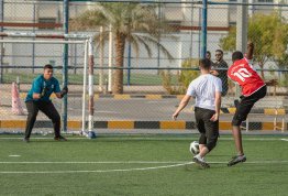 كرة القدم في نصف ملعب 1 ضد 1
