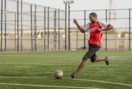 كرة القدم في نصف ملعب 1 ضد 1