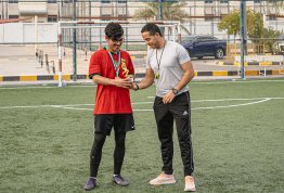 كرة القدم في نصف ملعب 1 ضد 1