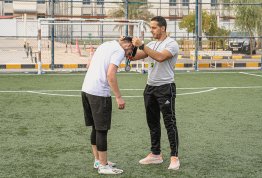 كرة القدم في نصف ملعب 1 ضد 1
