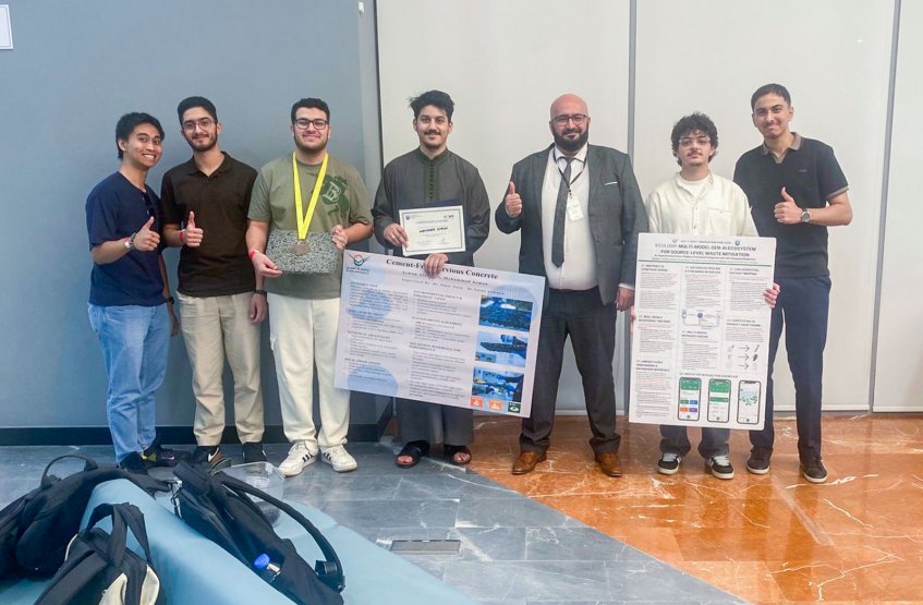 طلبة الهندسة المدنية يحصدون المركز الثالث في الابتكار الهندسي